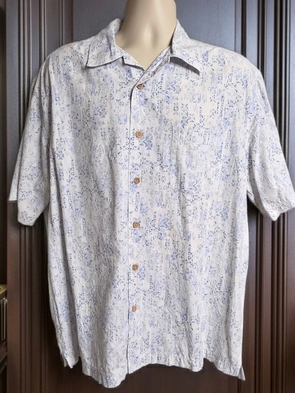 873. Quiksilver Edition Floral Print Comfort Fit Resort Shirt Mens XL